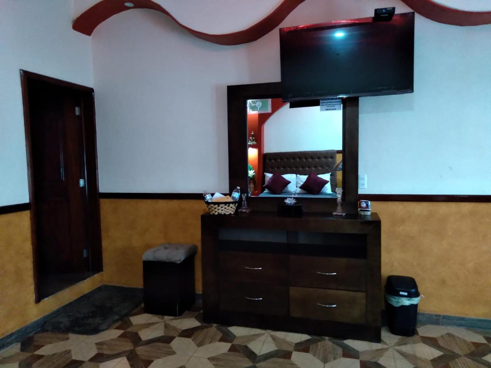 Hotel La Cueva Del Pirata Каситас Екстериор снимка
