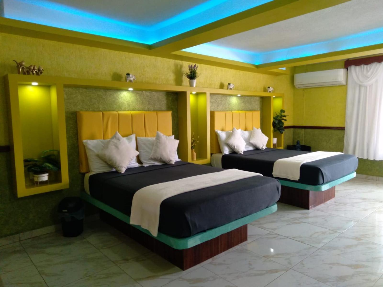 Hotel La Cueva Del Pirata Каситас Екстериор снимка