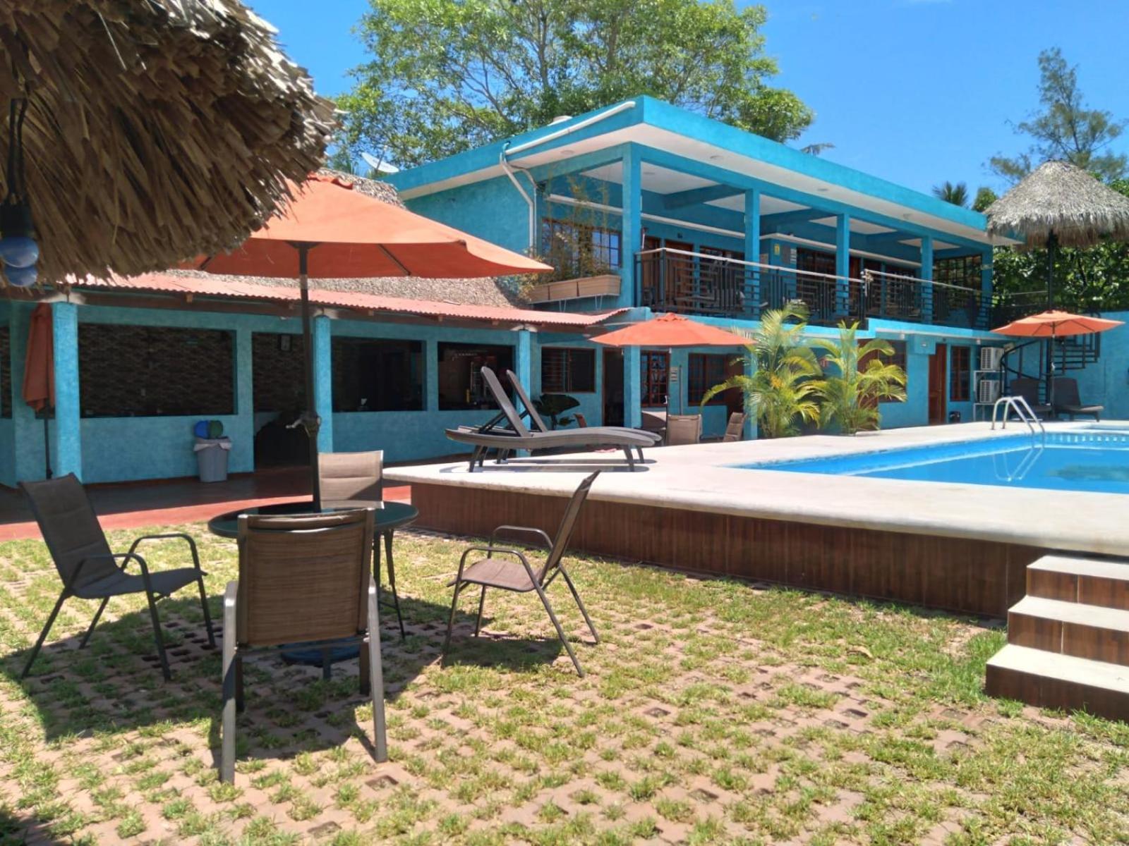 Hotel La Cueva Del Pirata Каситас Екстериор снимка