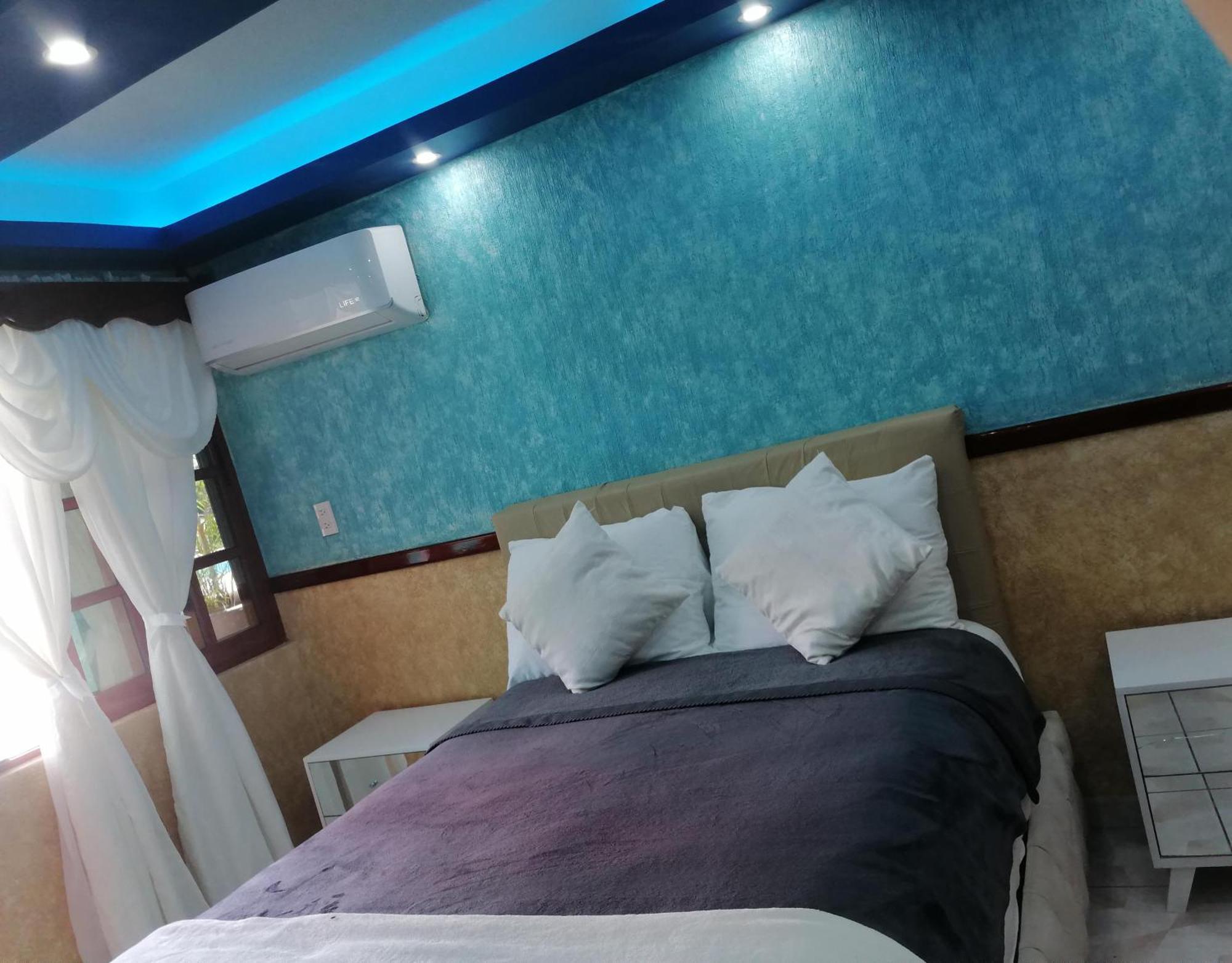 Hotel La Cueva Del Pirata Каситас Екстериор снимка