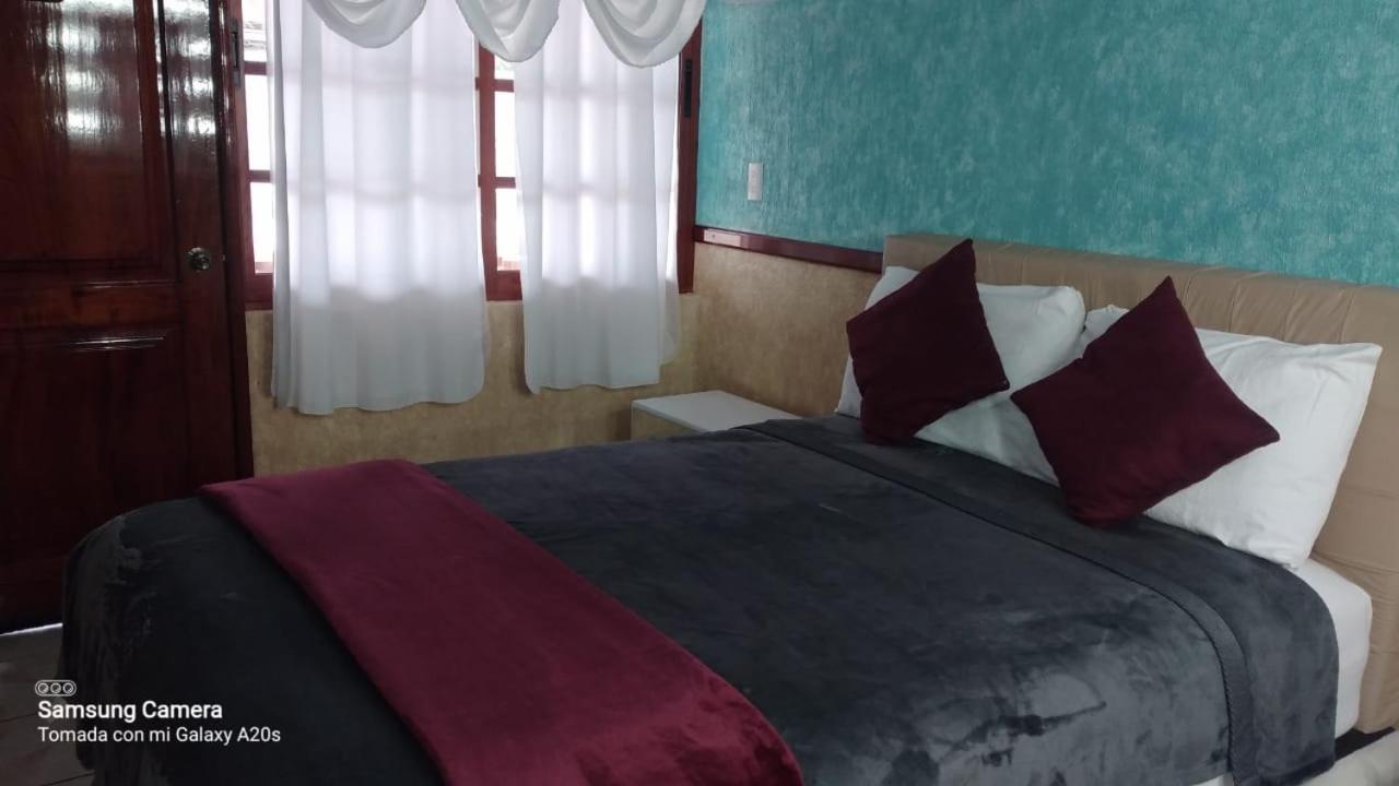 Hotel La Cueva Del Pirata Каситас Екстериор снимка